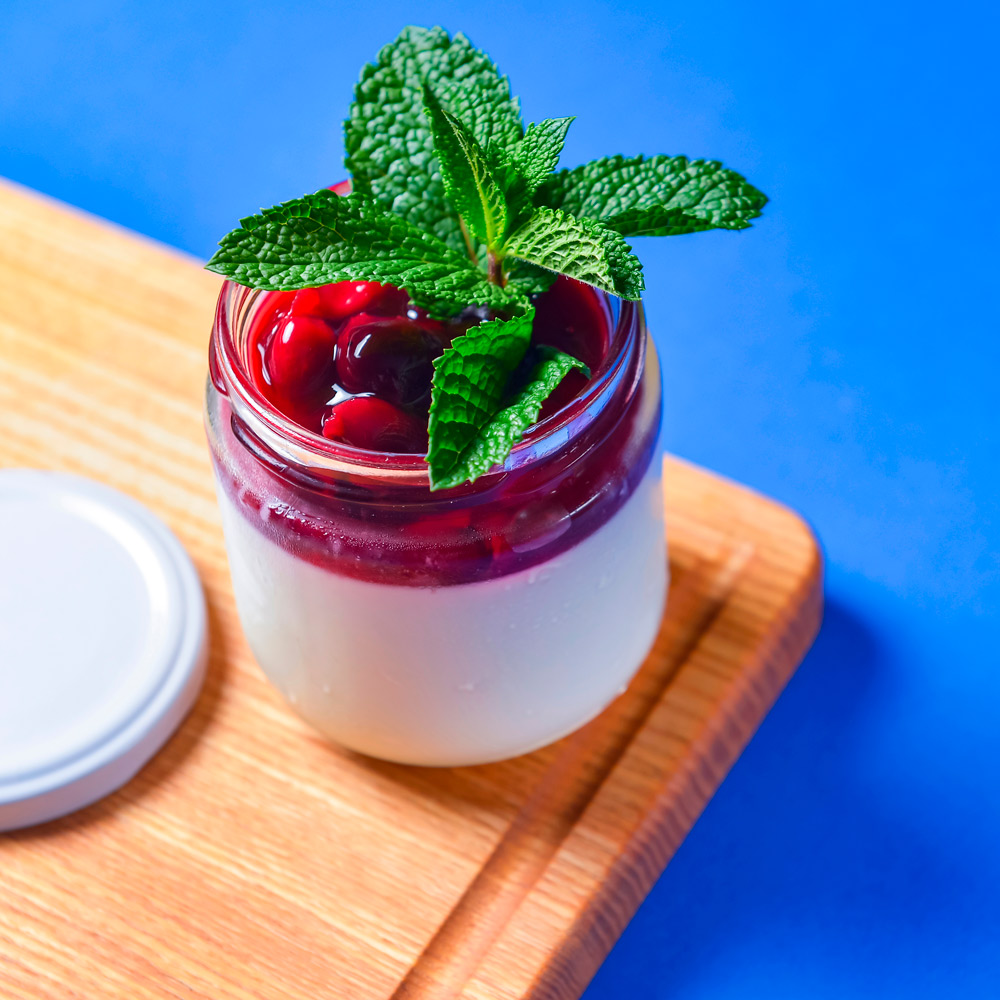 En este momento estás viendo PANNACOTTA DE CEREZAS CON CREMA