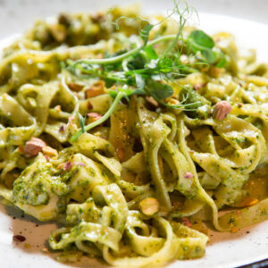 Lee más sobre el artículo DÍA DEL PISTACHO: PASTA CON PESTO DE PISTACHO